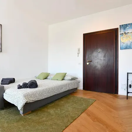 Apartmán Luminoso Bilocale Con Terrazzino Milán