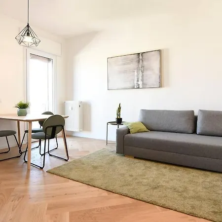 Luminoso Bilocale Con Terrazzino Apartmán *