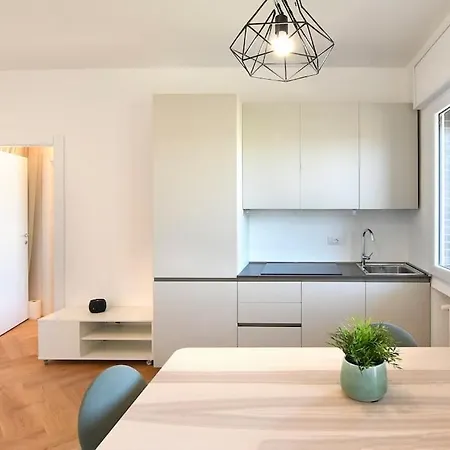 Apartment Luminoso Bilocale Con Terrazzino Milan