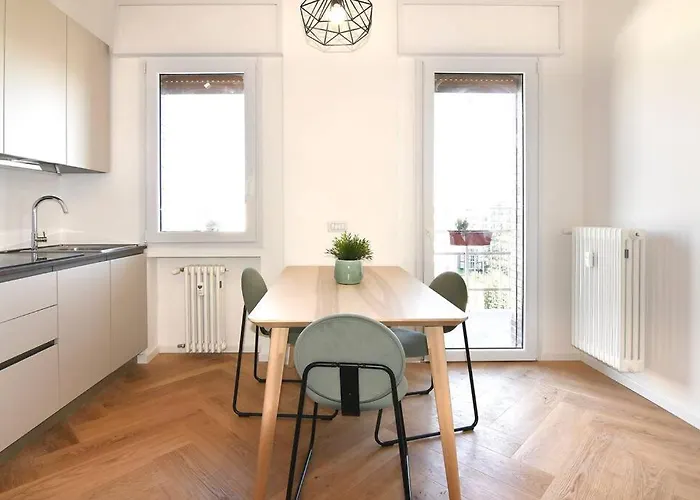 Apartament Luminoso Bilocale Con Terrazzino