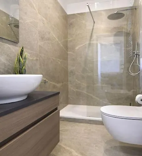 Apartament Luminoso Bilocale Con Terrazzino Mediolan