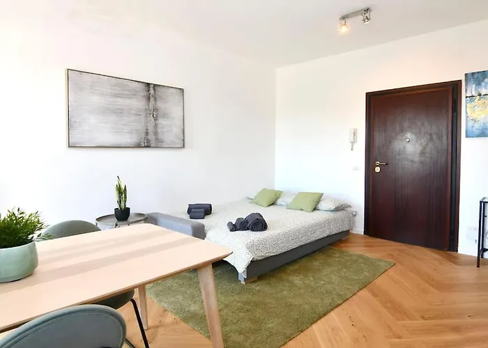 Apartament Luminoso Bilocale Con Terrazzino Mediolan