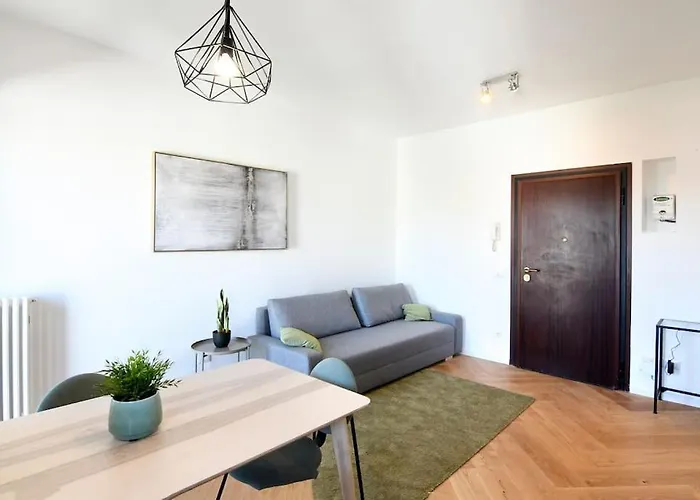 Apartament Luminoso Bilocale Con Terrazzino Mediolan