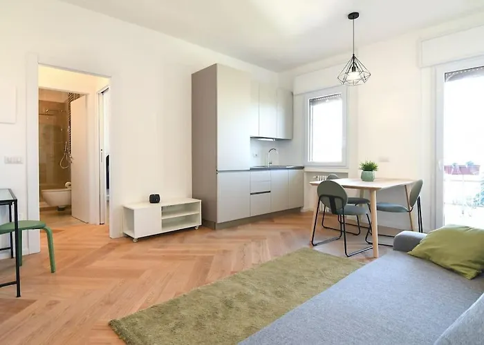 Apartament Luminoso Bilocale Con Terrazzino *