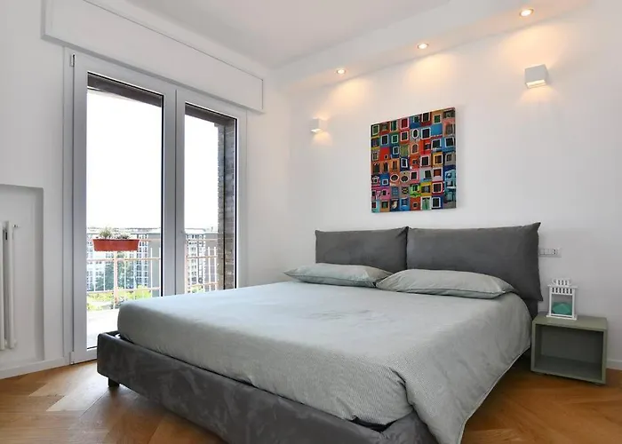 Apartament Luminoso Bilocale Con Terrazzino Mediolan