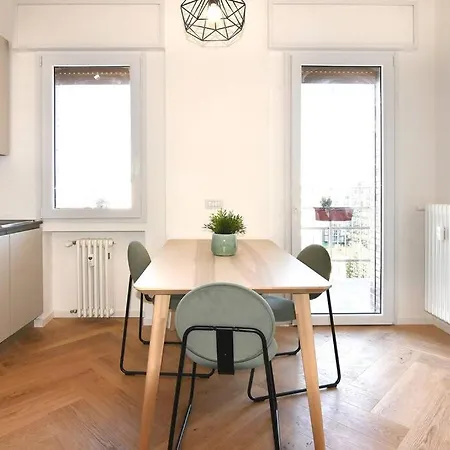 Apartamento Luminoso Bilocale Con Terrazzino